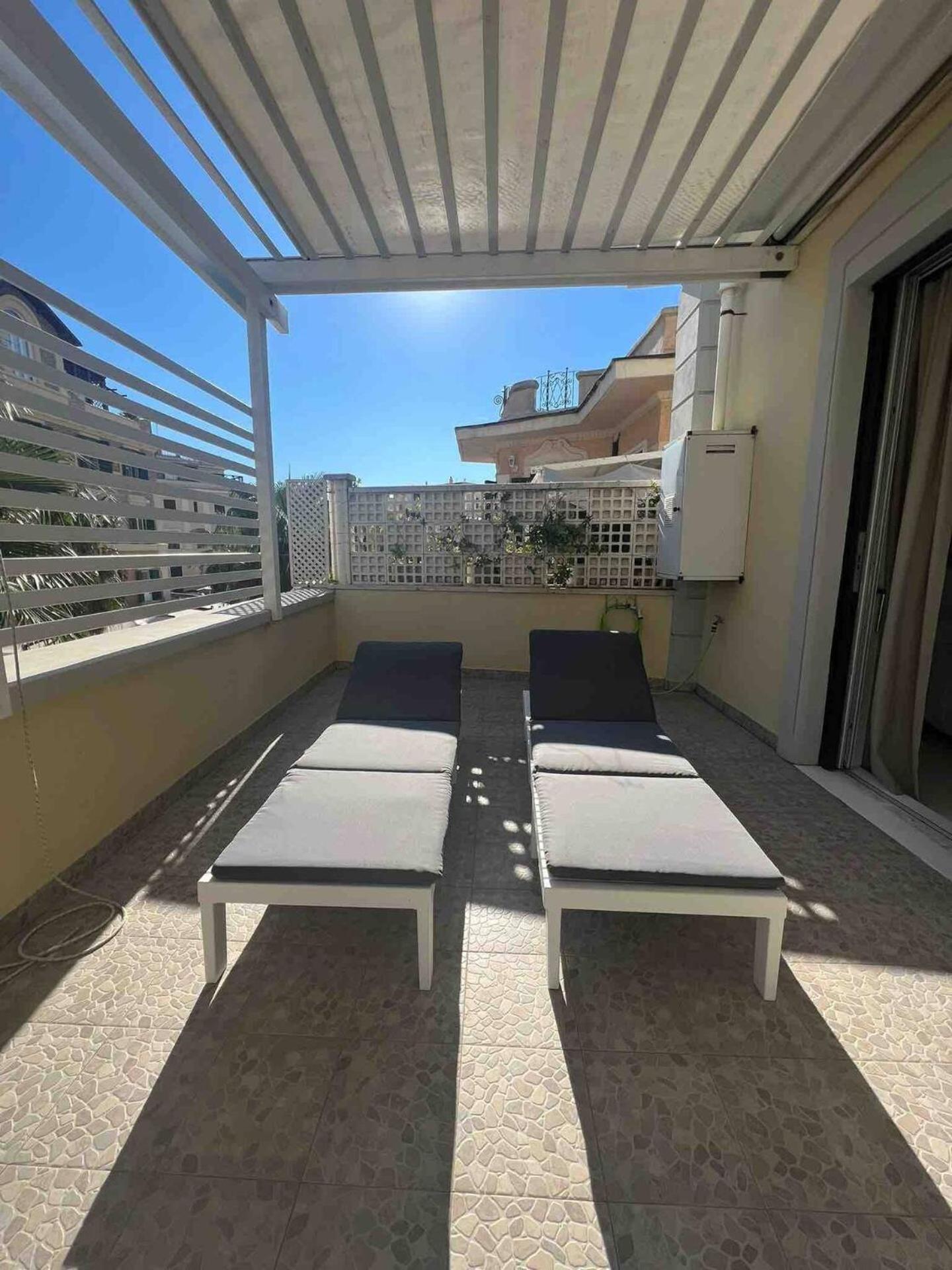 Rome, Beautiful Apartment In A Vintage Building Λίντο ντι Όστια Εξωτερικό φωτογραφία