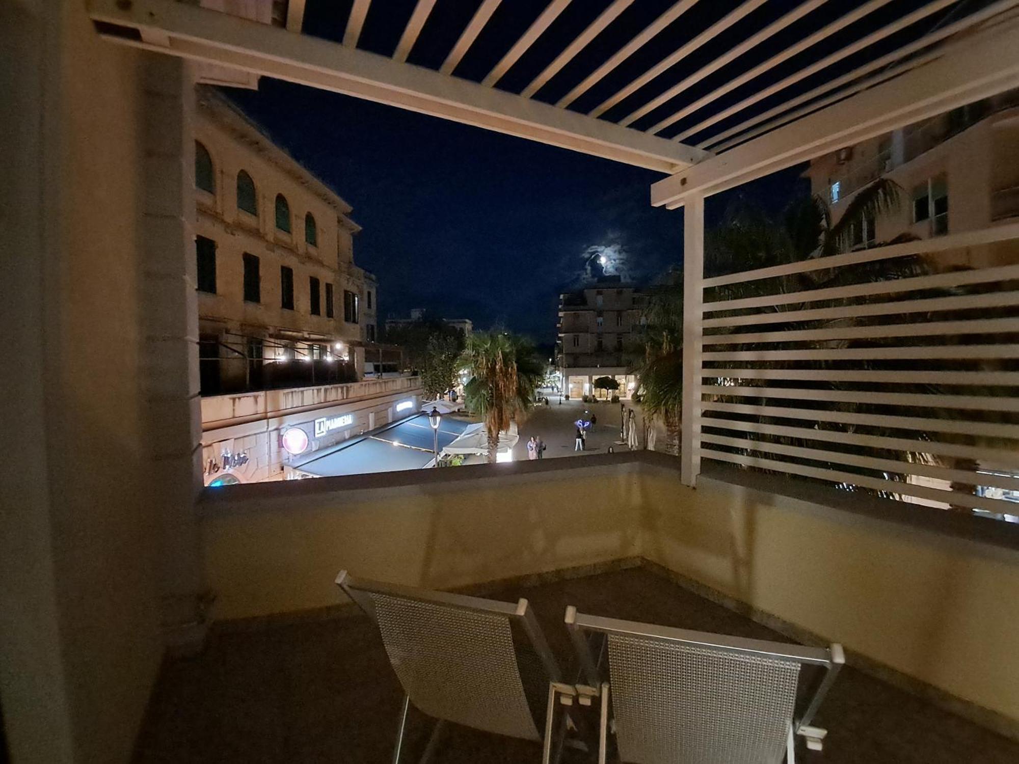 Rome, Beautiful Apartment In A Vintage Building Λίντο ντι Όστια Εξωτερικό φωτογραφία