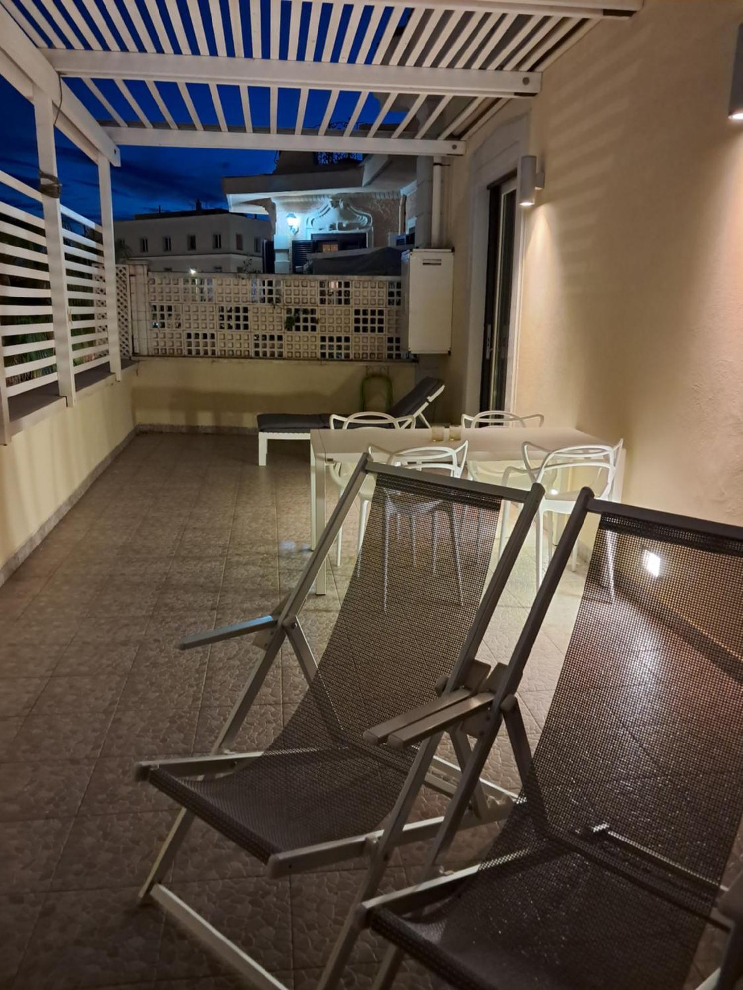 Rome, Beautiful Apartment In A Vintage Building Λίντο ντι Όστια Εξωτερικό φωτογραφία